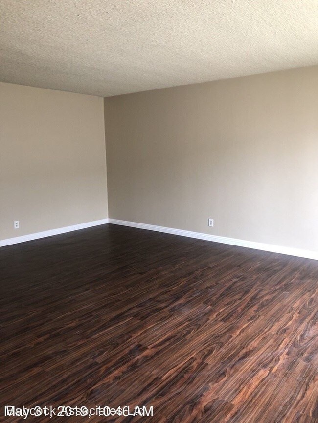 Foto del edificio - 16921-16925 Yukon Ave