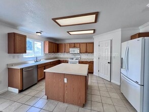 Building Photo - 6054 E Hampton Way