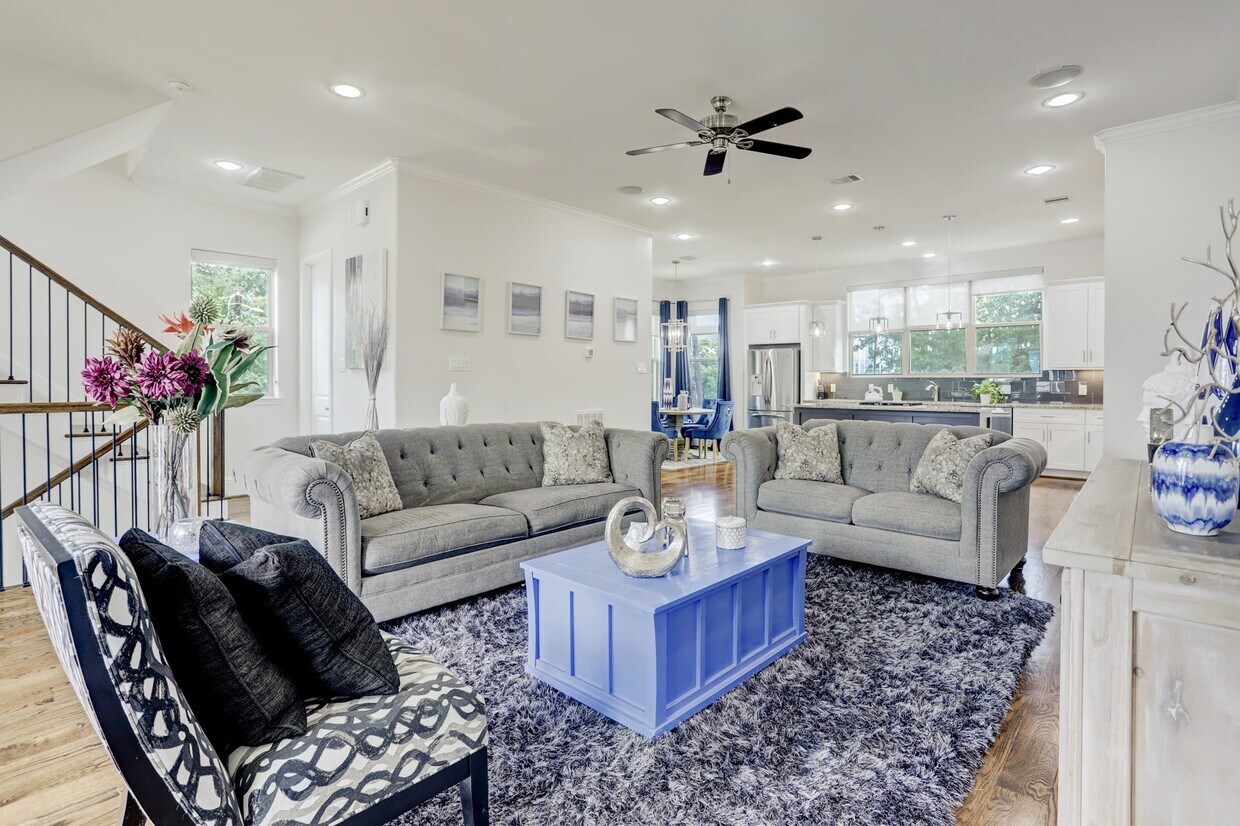 Foto principal - 1230 W 25th St