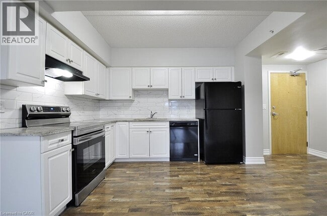 Photo du bâtiment - 155 Water St S