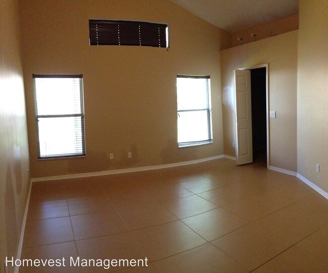 Building Photo - 13527 Emeraldview Dr