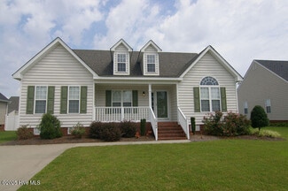 Building Photo - 2104 Cherrytree Ln