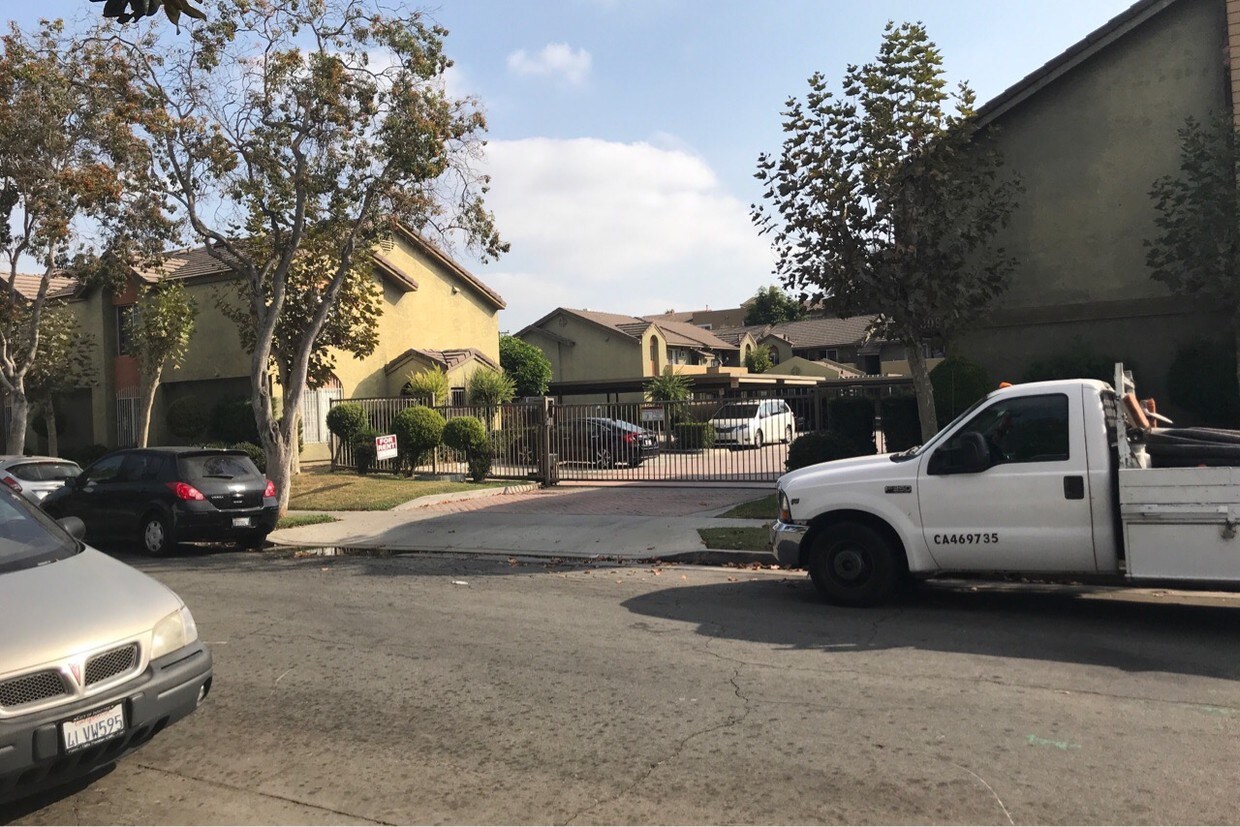 14008 McClure Ave, Paramount, CA 90723 Apartments in Paramount, CA