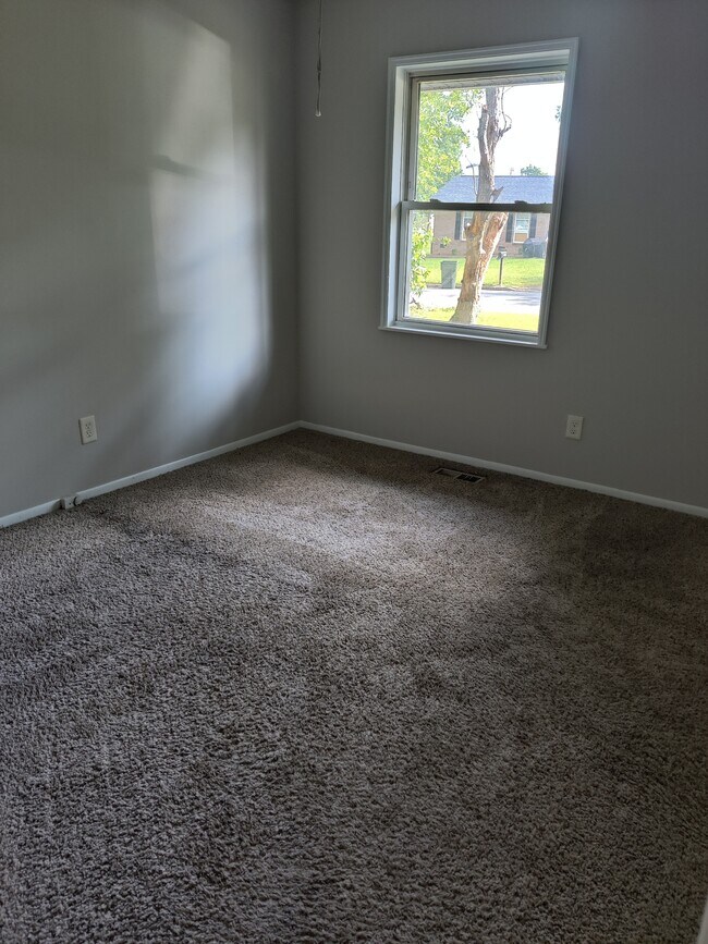 Building Photo - 3030 Crawford Ave