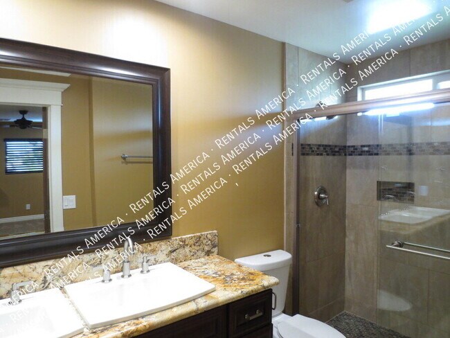 Foto del edificio - 238 E Ellis Dr