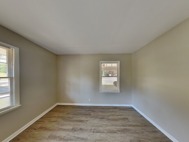 Foto del edificio - 3444 Linecrest Rd
