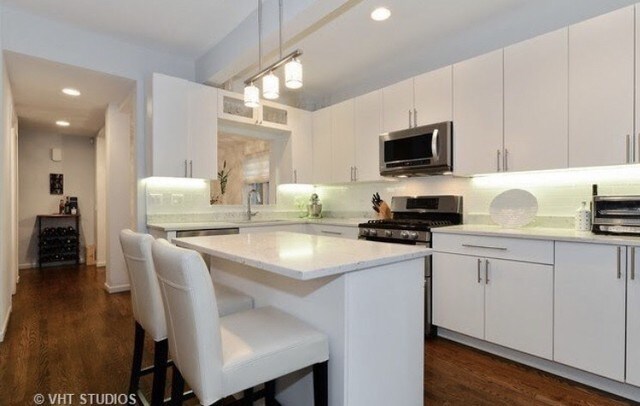 Primary Photo - 1322 W Wolfram St