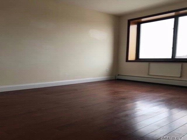 Foto principal - 82-25 Queens Blvd