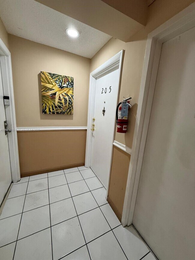 Foto del edificio - 7825 NE Bayshore Ct