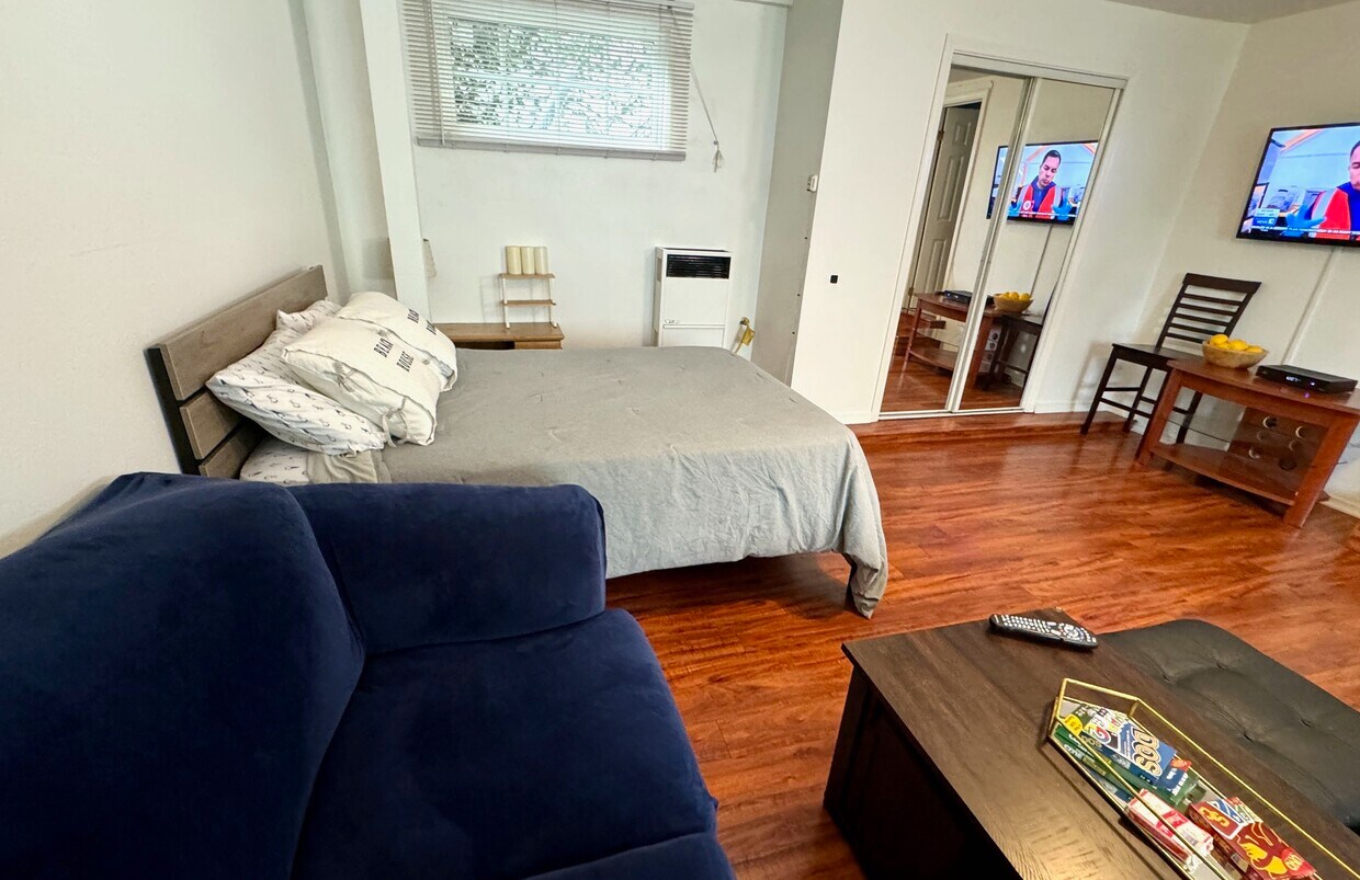 Foto del edificio - 713 N Mansfield Ave