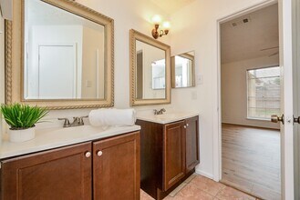 Building Photo - 3315 Honey Creek Dr