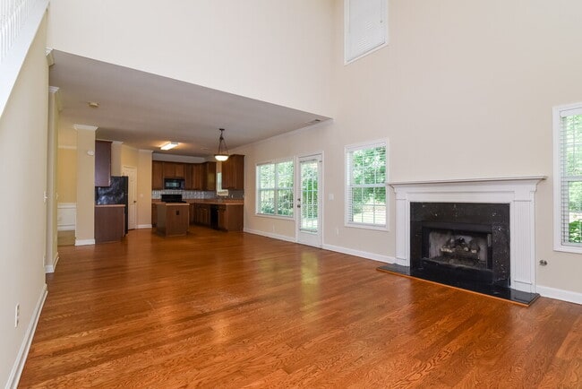 Foto del edificio - 738 Austin Creek Dr