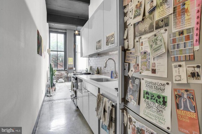 Building Photo - 1701 Tulip St