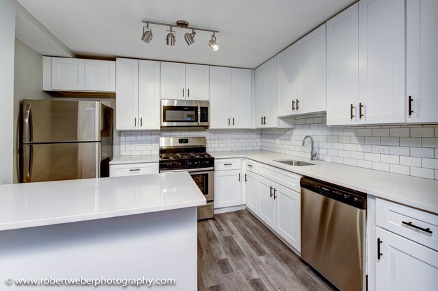 Primary Photo - 1619 E Thacker St