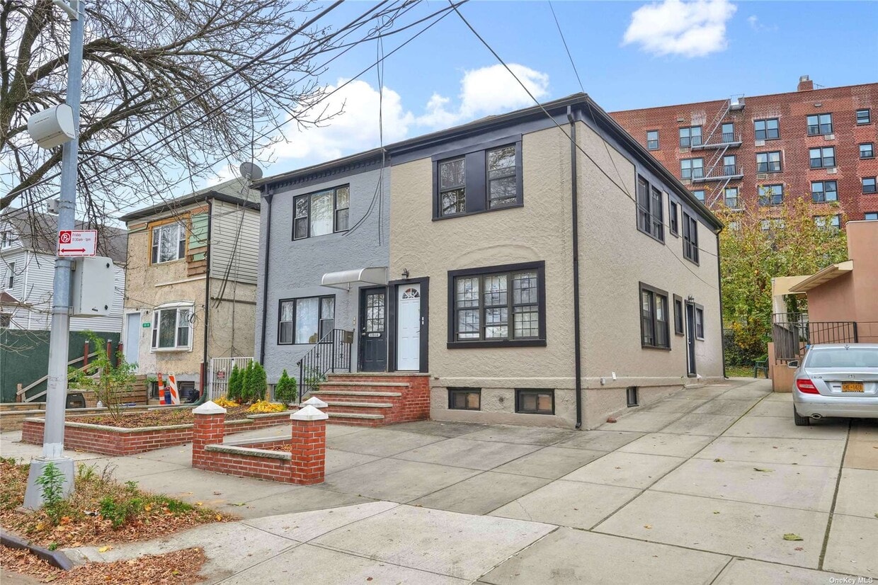 Primary Photo - 110-12 Ditmars Blvd