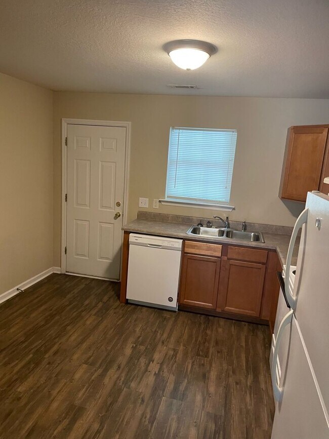 Foto del edificio - 668 Gardner Dr SE