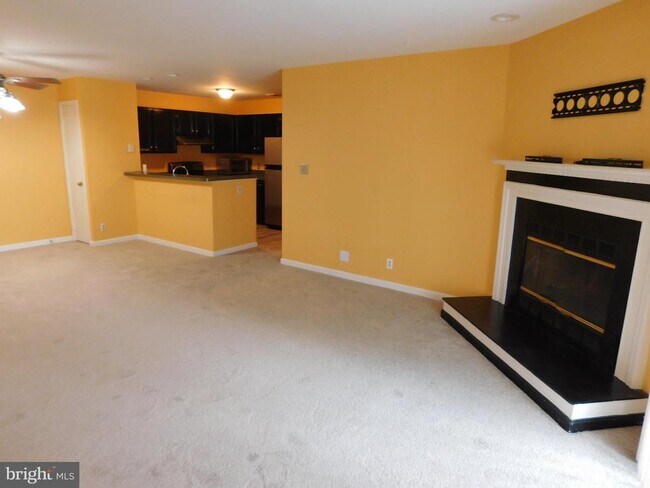 Building Photo - 102 Piccadilly Ln