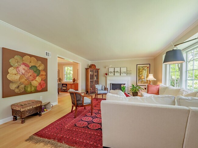 Building Photo - Superbly Renovated Bethesda Home In Sumner...