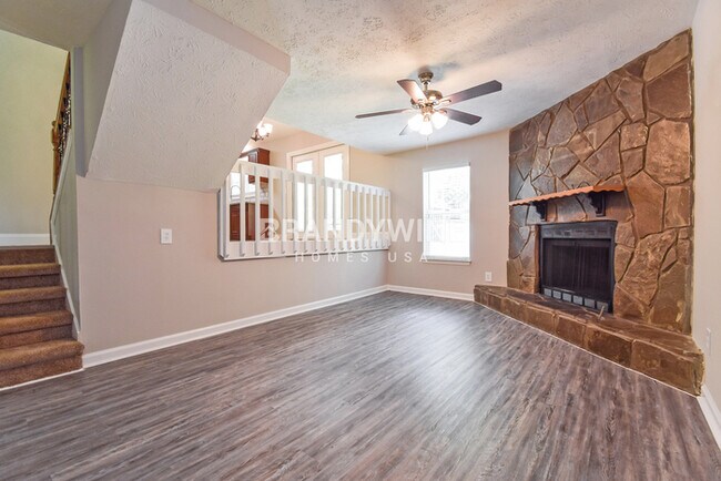 Building Photo - 3091 Dowry Dr