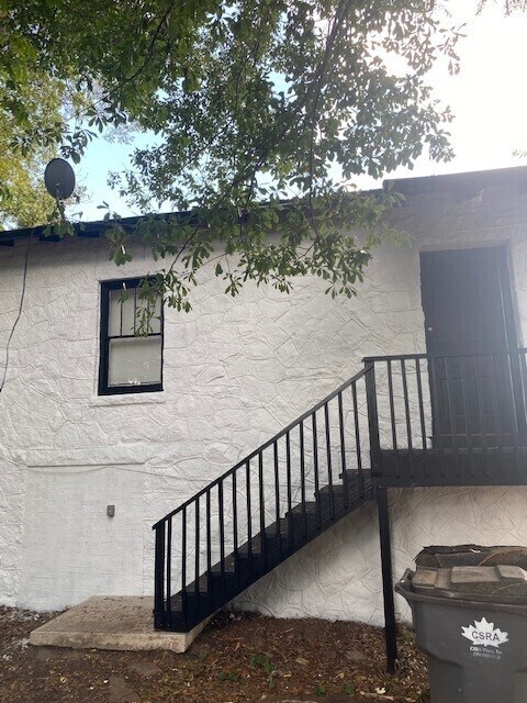 Building Photo - 340 W Washington St