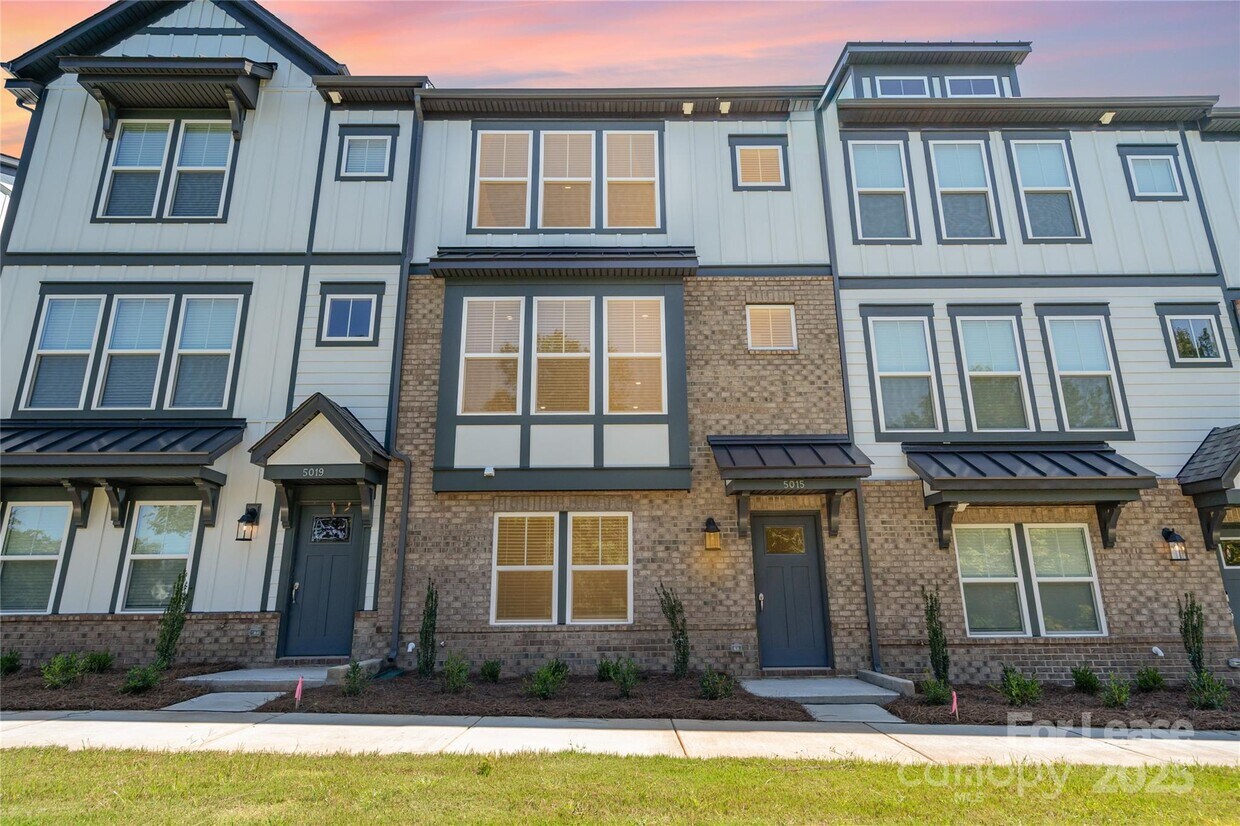 Primary Photo - 5015 Westmead Ln
