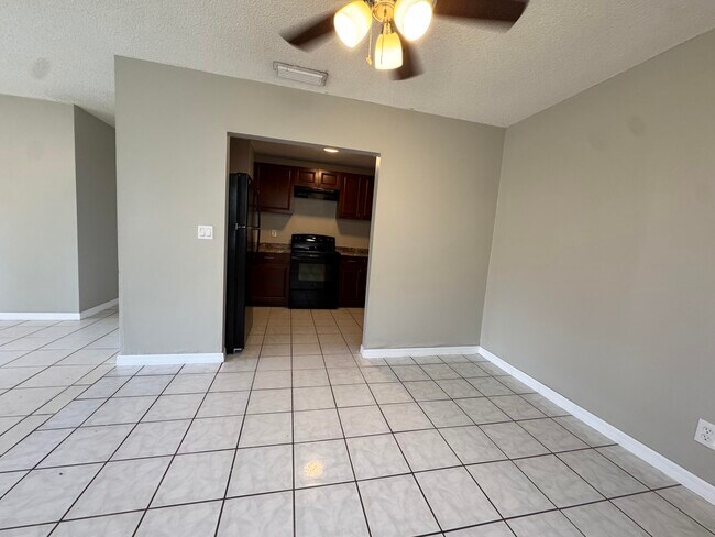 Building Photo - 3594 Almar Rd