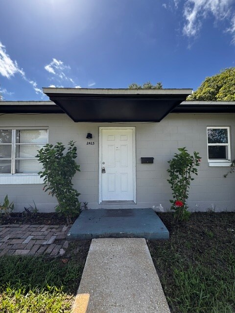 Foto principal - 2425 Austin Ave