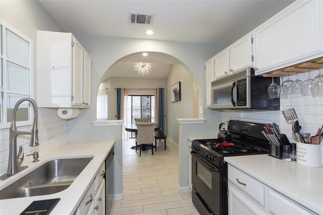 Foto del edificio - 8903 Palace Pkwy