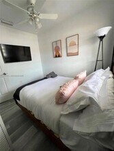 Building Photo - 1542 NW 35th St