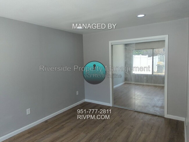 Foto del edificio - 23119 Donahue Ct