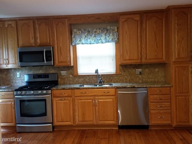 Building Photo - 2 br, 1 bath House - 6105 Elm Street