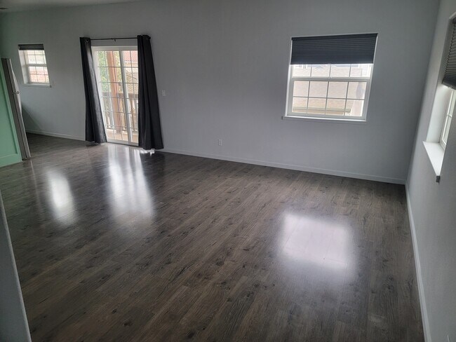 Building Photo - 15 Walker Ln