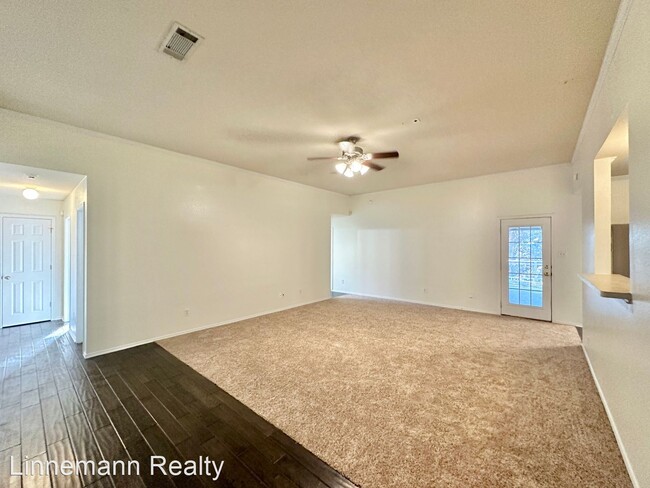 Building Photo - 5 br, 2.5 bath House - 233 Squire Loop