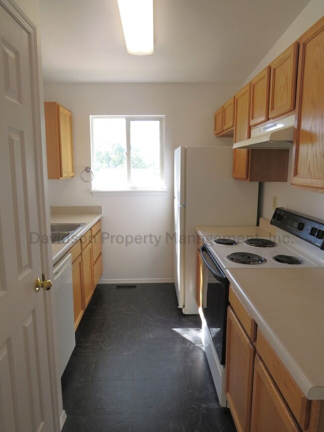 Building Photo - Cozy 3 Bedroom Unit in Old Colorado City