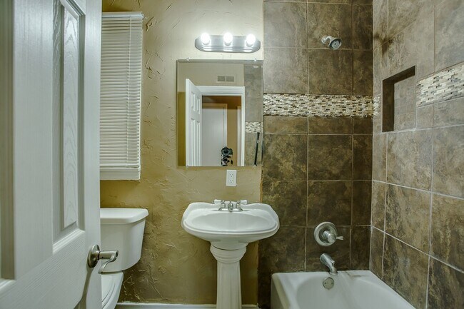 Foto del edificio - 3320 28th St