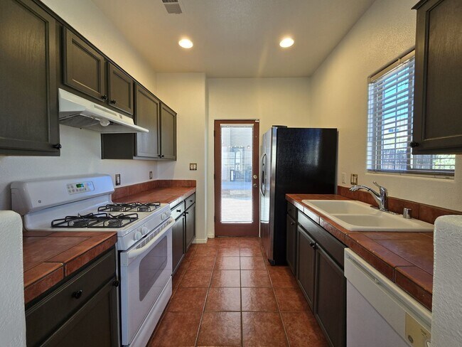 Foto del edificio - 4138 Big Sky Rd