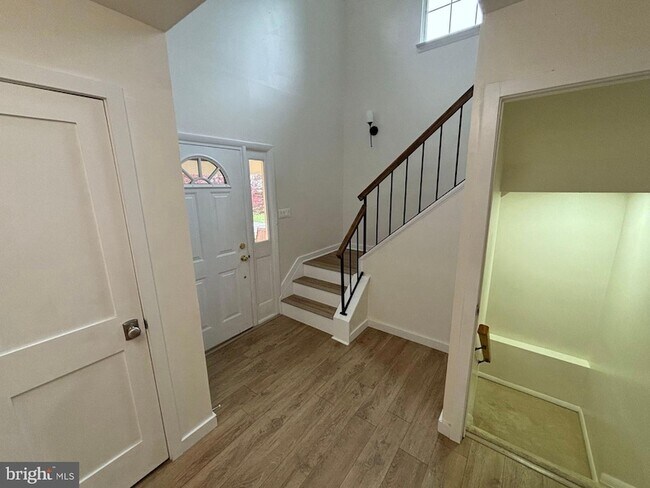 Building Photo - 18428 Gardenia Way