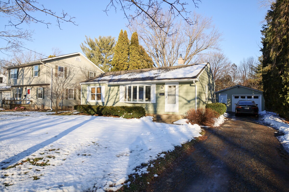 Foto principal - 5206 Shore Acres Rd