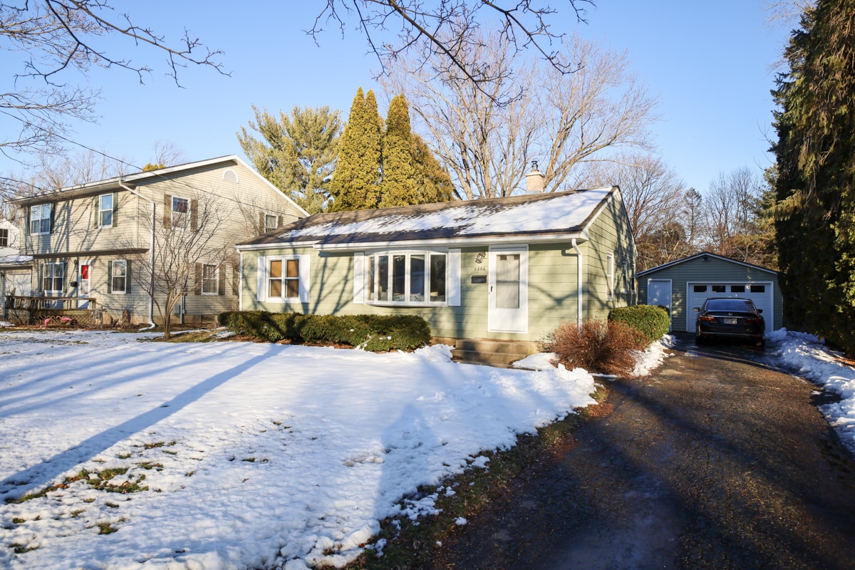 Primary Photo - 5206 Shore Acres Rd