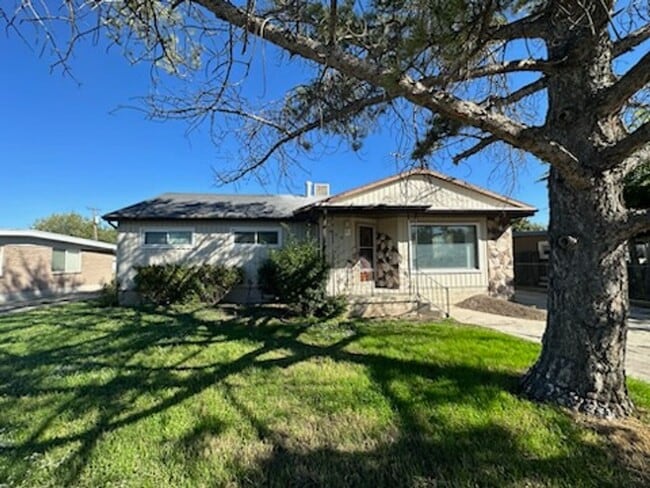 Building Photo - 2928 W Lehi Dr