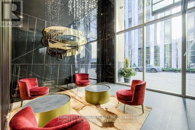 Photo du bâtiment - 11-3611 Yorkville Ave
