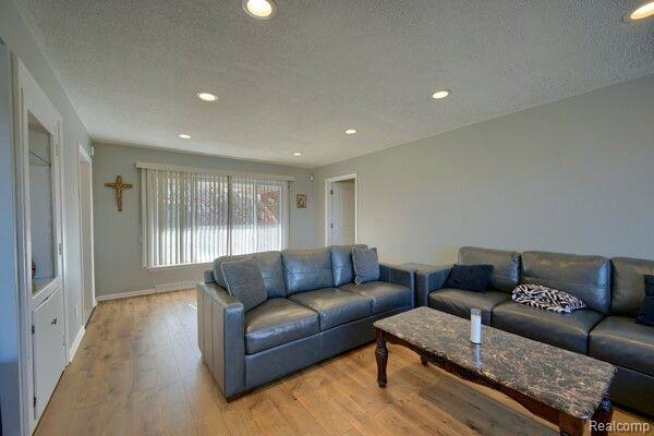 Building Photo - 3340 Windcroft St