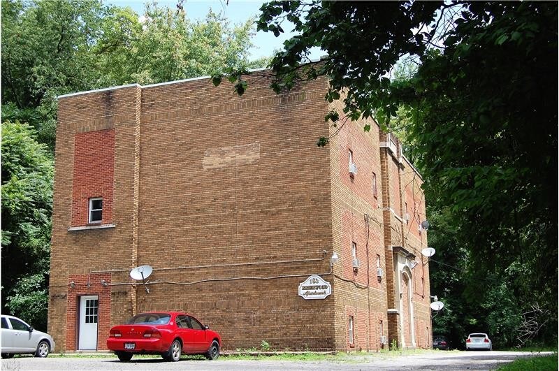 Primary Photo - 183 Woodmont Ave