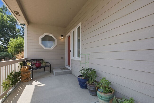 Foto del edificio - 509 Wrangell Ln