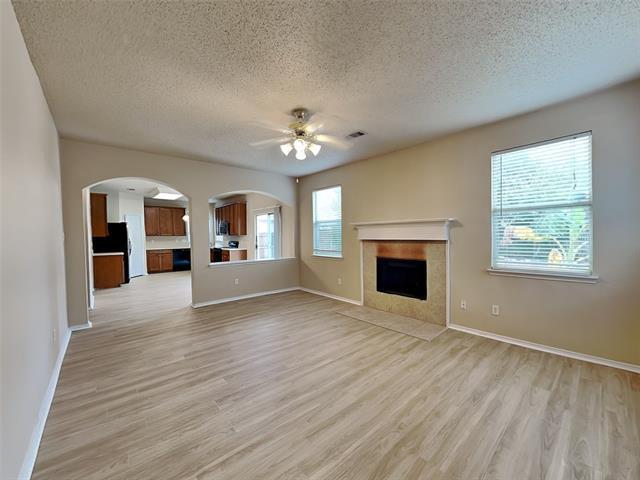 Foto del edificio - 8213 Cedarcrest Ln