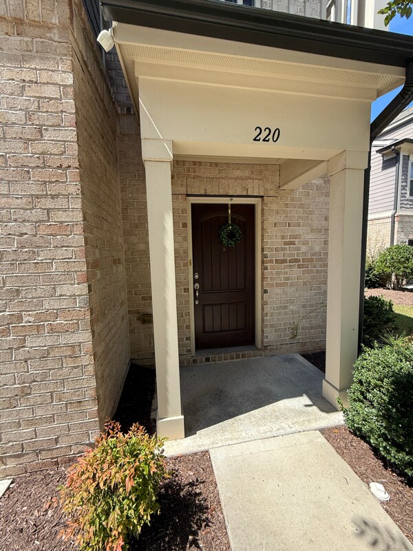 Foto del edificio - 220 Daymire Glen Ln