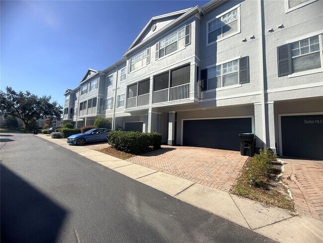 Foto del edificio - 2424 Grand Central Pkwy