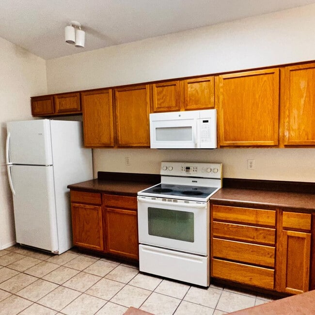 Foto del edificio - 949 S Racine Ln