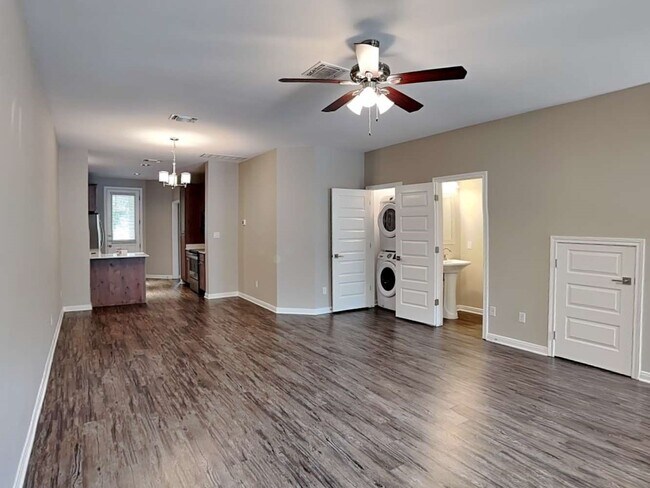 Foto del edificio - 179 Holly St