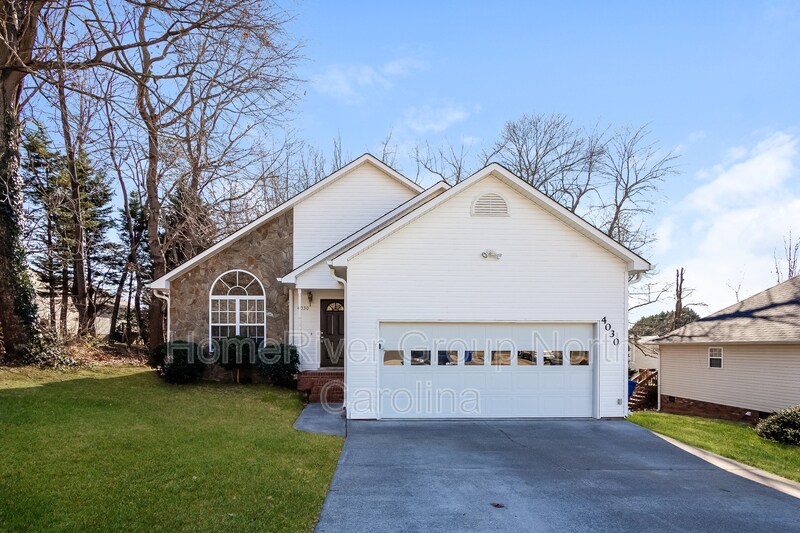 Foto principal - 4030 Millers Ridge Ln